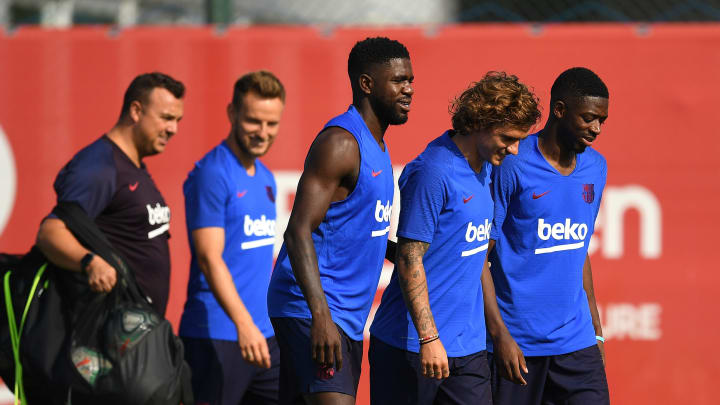 Ivan Rakitic, Samuel Umtiti et Ousmane Dembélé sont poussés vers la sortie. Ivan Rakitic, Samuel Umtiti et Ousmane Dembélé sont poussés vers la sortie.