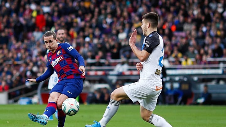 FC Barcelona v Deportivo Alaves  - La Liga