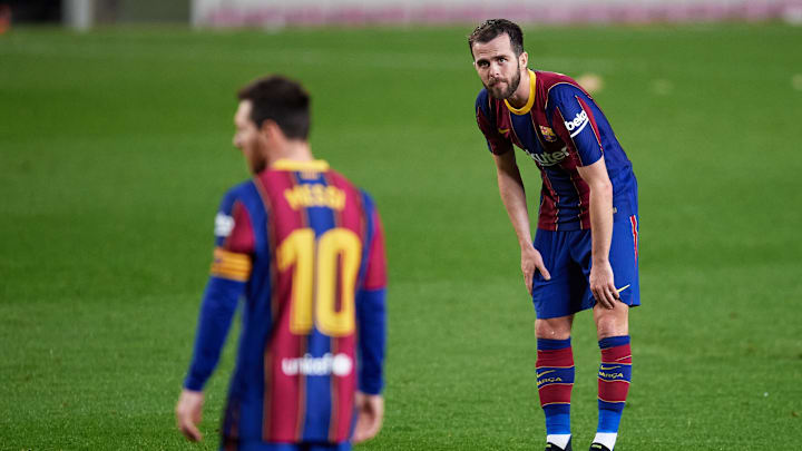 Pjanic quer deixar o Barcelona e já tem "destinos favoritos" Pjanic quer deixar o Barcelona e já tem "destinos favoritos"