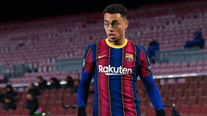 Dest se ha afianzado en el lateral derecho blaugrana