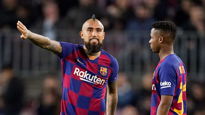 Arturo Vidal (kiri) dan Ansu Fati (kanan) / FC Barcelona Arturo Vidal (kiri) dan Ansu Fati (kanan) / FC Barcelona
