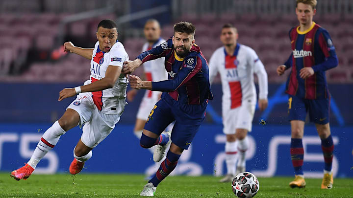 Paris Saint-Germain e Barcelona decidem uma vaga para a próxima Champions League. Paris Saint-Germain e Barcelona decidem uma vaga para a próxima Champions League.