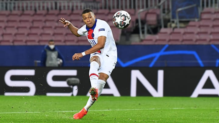 FC Barcelona v Paris Saint-Germain - UEFA Champions League Round Of 16 Leg One FC Barcelona v Paris Saint-Germain - UEFA Champions League Round Of 16 Leg One