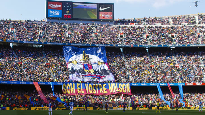 Faixa da torcida do Barcelona para o Espanyol durante o clássico: "Somos o seu pesadelo"
