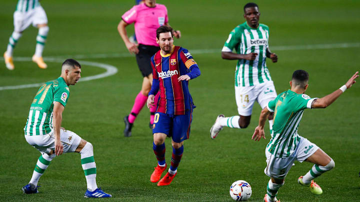 Real Betis e Barcelona querem subir na tabela do Campeonato Espanhol.
