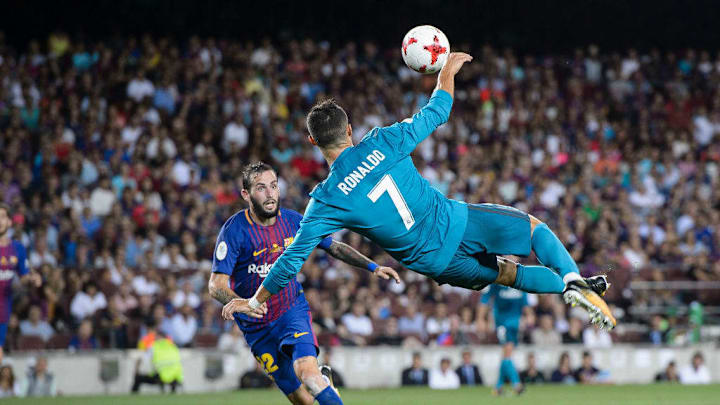 FC Barcelona v Real Madrid - Supercopa de Espana: 1st Leg