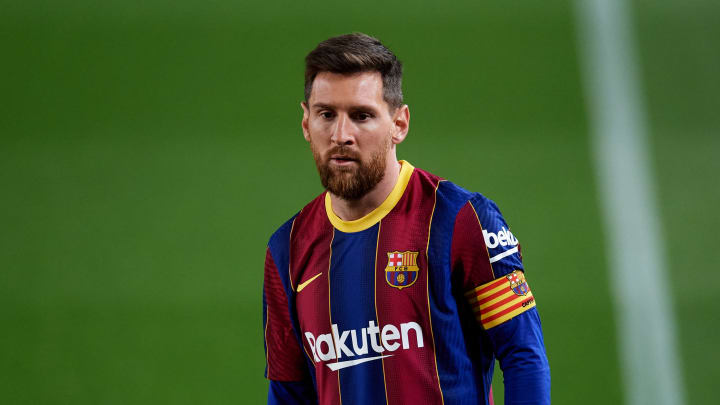En colère au moment de rejoindre les vestiaires à la mi-temps, Lionel Messi n'a pas hésité à se plaindre de l'arbitrage à un délégué du Barça. En colère au moment de rejoindre les vestiaires à la mi-temps, Lionel Messi n'a pas hésité à se plaindre de l'arbitrage à un délégué du Barça.