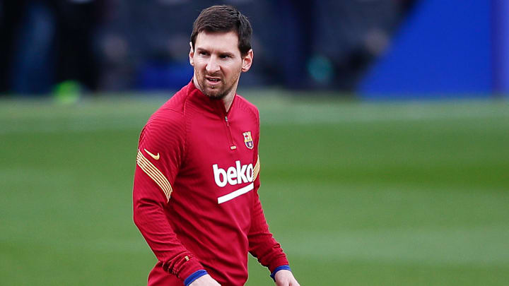 Fontes ligadas ao 90min da Inglaterra asseguram que tanto PSG quanto Manchester City acreditam fielmente na saída de Messi do Barcelona.