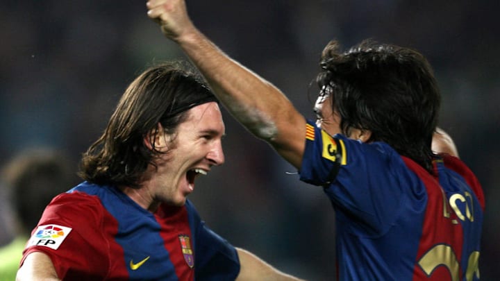 FC Barcelona's Argentine Leo Messi (L) a...