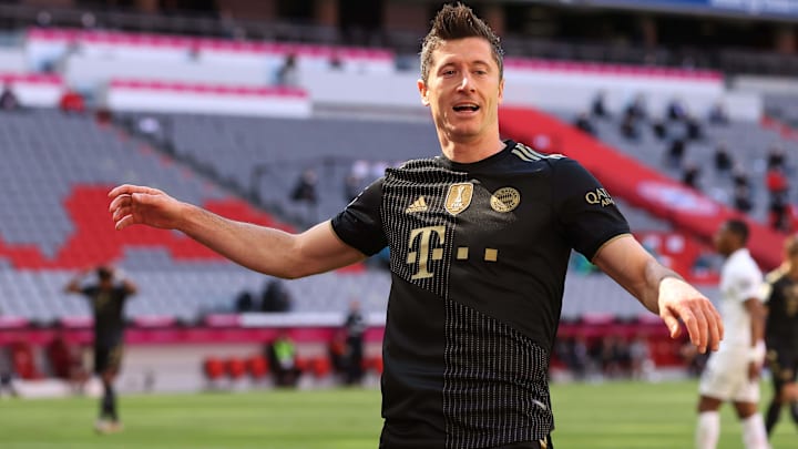 Robert Lewandowski opens up on his Bayern Munich future Robert Lewandowski opens up on his Bayern Munich future