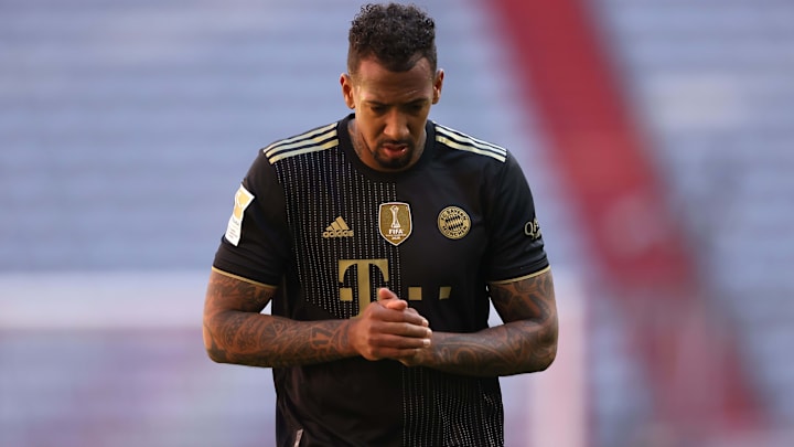 Jerome Boateng düşünceli. Jerome Boateng düşünceli.