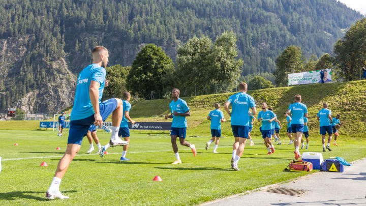 Schalke trainiert zurzeit im Trainingslager - ein derzeit offener Ausgang