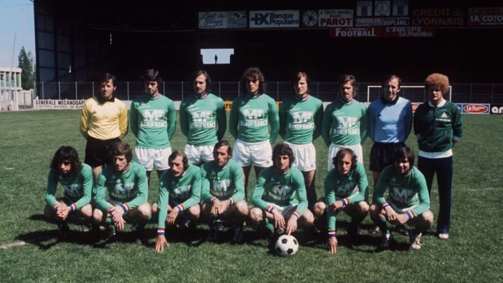 Oswaldo Piazza (au centre) avec Saint-Etienne en finale de Coupe d'Europe 1976