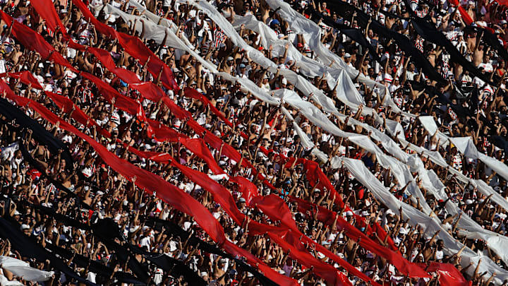 Fans of Sao Paulo cheer their team durin Fans of Sao Paulo cheer their team durin