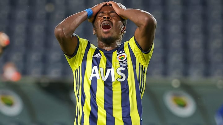 Bright Osayi-Samuel'in üzüntüsü Bright Osayi-Samuel'in üzüntüsü