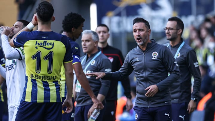 Vitor Pereira'dan oyuncularına uyarı Vitor Pereira'dan oyuncularına uyarı