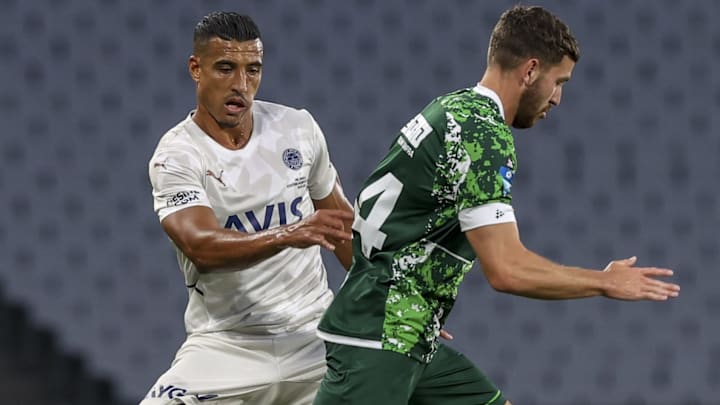 Nabil Dirar savunma pozisyonunda Nabil Dirar savunma pozisyonunda