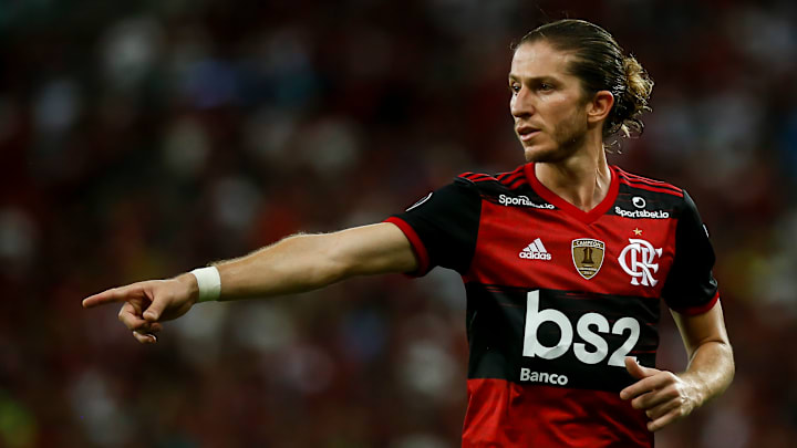 Filipe Luís recebe sondagens, mas quer continuar no Flamengo. Lateral tem contrato apenas até o final do ano. Filipe Luís recebe sondagens, mas quer continuar no Flamengo. Lateral tem contrato apenas até o final do ano.