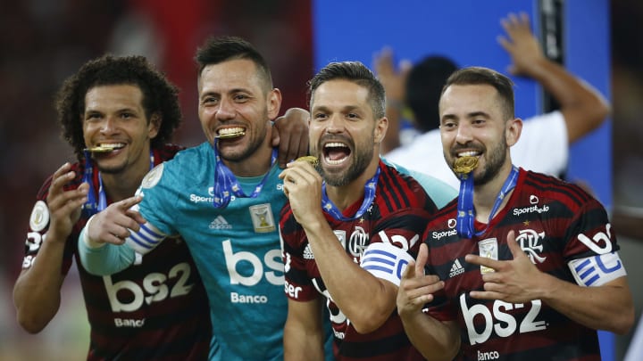 Diego Alves e Diego Ribas são os dois atletas com os contratos mais 'curtos': até dezembro de 2020. Diego Alves e Diego Ribas são os dois atletas com os contratos mais 'curtos': até dezembro de 2020.