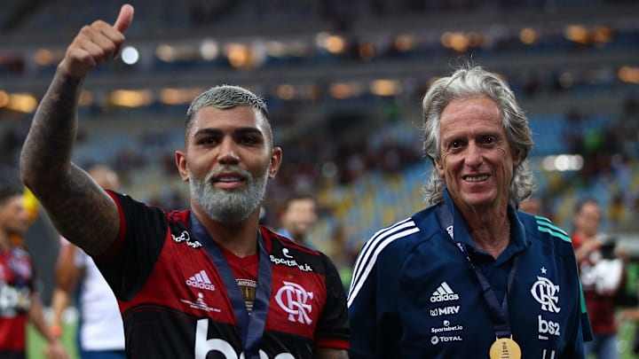 "A volta do Jorge Jesus não é tão impossível como muita gente pensa", diz jornalista. "A volta do Jorge Jesus não é tão impossível como muita gente pensa", diz jornalista.