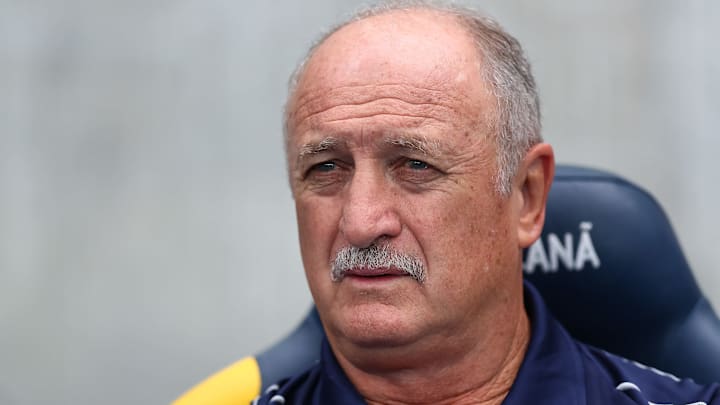 Sem espaço com Felipão, Zé Eduardo quase trocou o Cruzeiro pelo América-RN, mas negociações travaram nos últimos ajustes. Sem espaço com Felipão, Zé Eduardo quase trocou o Cruzeiro pelo América-RN, mas negociações travaram nos últimos ajustes.