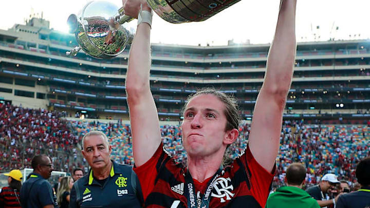 Filipe Luis levanta la Copa Libertadores en Lima