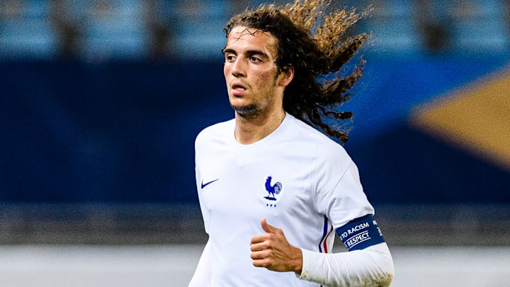 Mattéo Guendouzi avec l'Équipe de France Espoirs. Mattéo Guendouzi avec l'Équipe de France Espoirs.