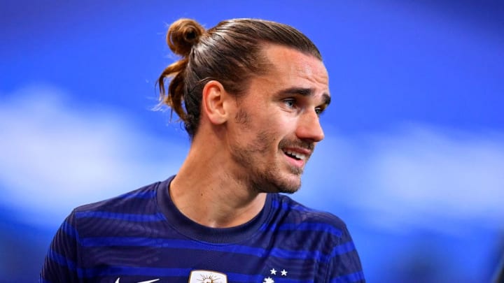 Placé en soutien de deux attaquants de pointe, Antoine Griezmann pourrait retrouver son niveau d'avant