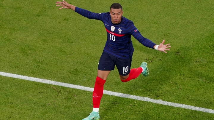 Mbappé é apenas uma das estrelas em ação neste dia Mbappé é apenas uma das estrelas em ação neste dia