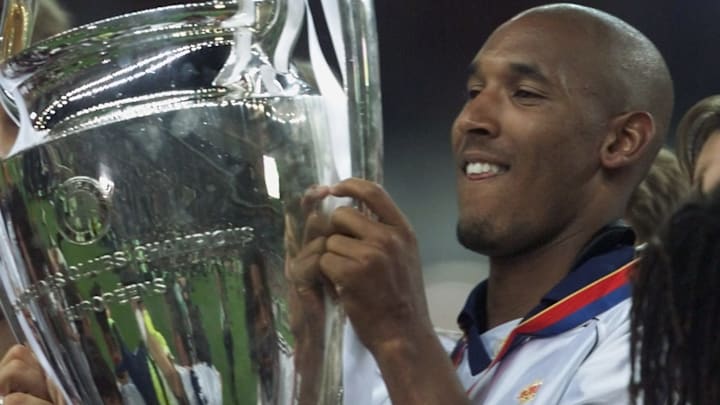 Anelka vainqueur de la Ligue des Champions en 2000 avec le Real Madrid