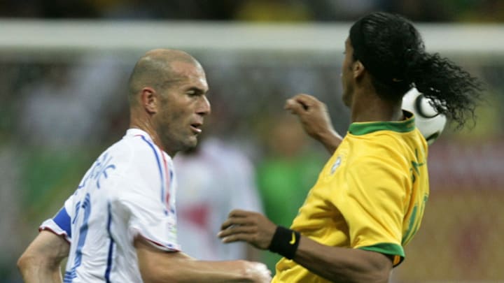 French midfielder Zinedine Zidane (L) vi