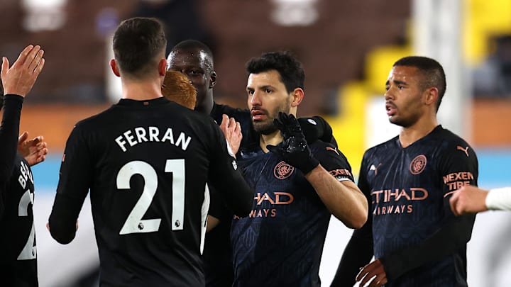 Sergio Aguero (tengah) dapat hengkang dari Manchester City, 