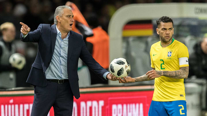 Dani Alves vai chegar na Copa do Mundo de 2022 com mais de 39 anos.