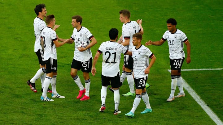 Toni Kroos, Thomas Muller, Mats Hummels