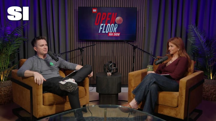 Giannis Stays In Milwaukee...For Now 