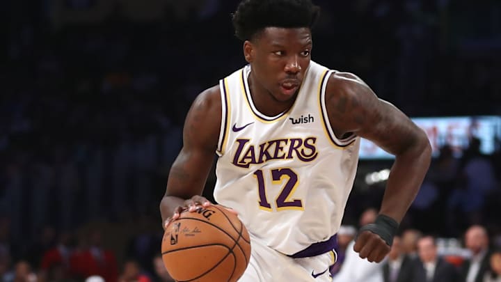 Devontae Cacok firma con Lakers contrato de dos vías.