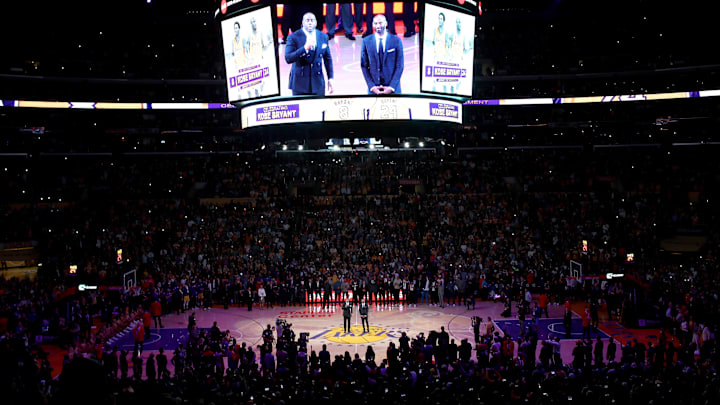 Lakers buscan refuerzos de cara al futuro