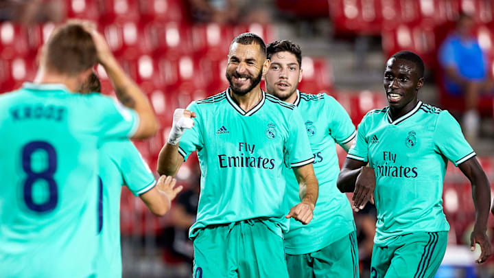 Pemain Real Madrid merayakan gol Pemain Real Madrid merayakan gol