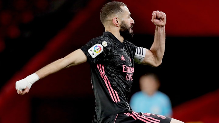 Karim Benzema a ajouté un nouveau trophée à sa collection. Karim Benzema a ajouté un nouveau trophée à sa collection.