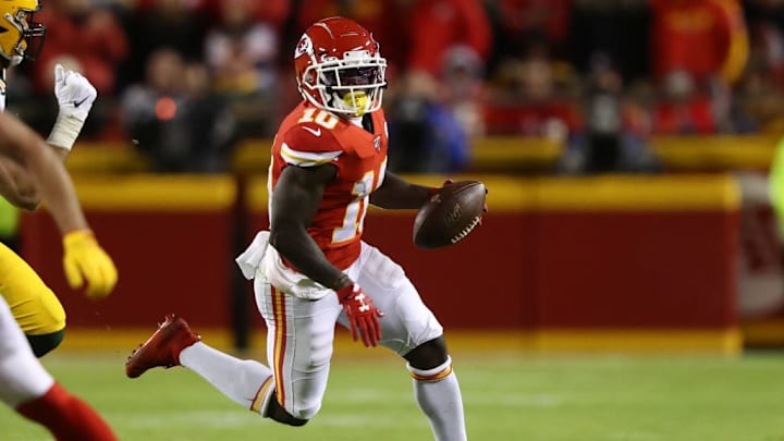 Tyreek Hill running after the catch vs. the Green Bay Packers 