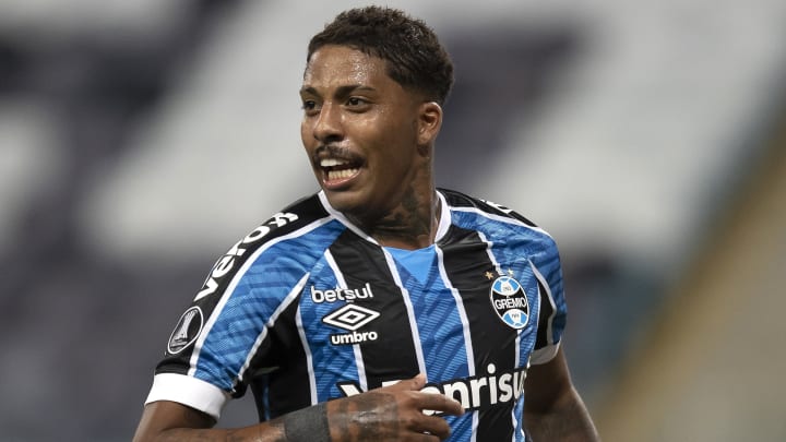 Jean Pyerre recebeu proposta da MLS, mas deve seguir no Grêmio Jean Pyerre recebeu proposta da MLS, mas deve seguir no Grêmio