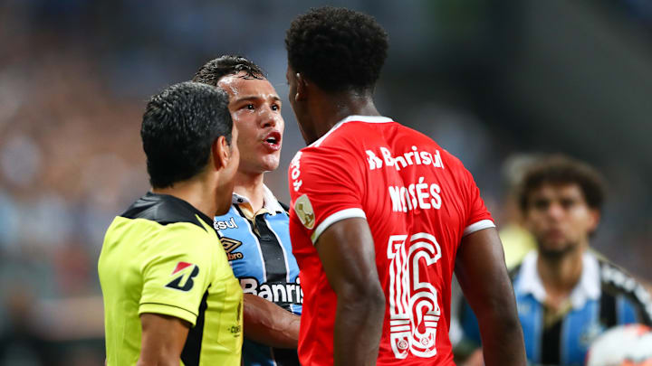 Com muitos interesses, Grêmio e Internacional vão fazer Gre-Nal histórico no Campeonato Brasileiro de 2020. 