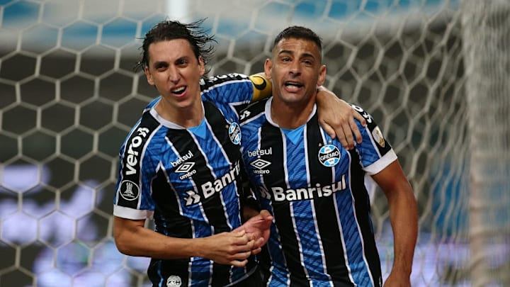Gremio v Santos - Copa CONMEBOL Libertadores 2020