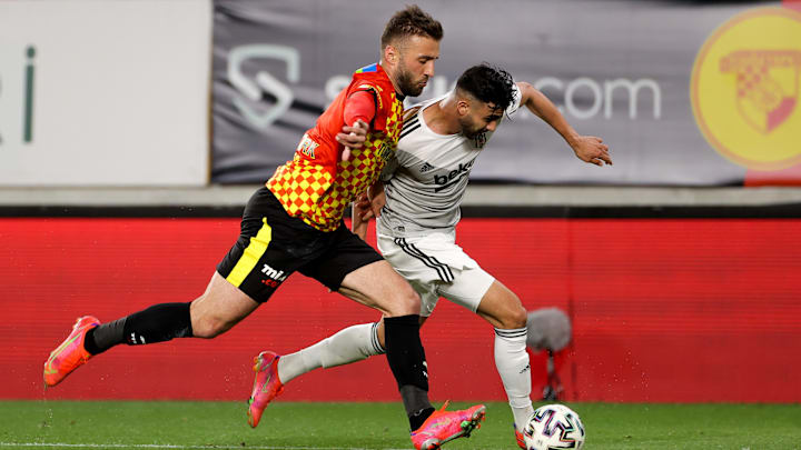 Alpaslan Öztürk ile Rachid Ghezzal arasındaki ikili mücadele Alpaslan Öztürk ile Rachid Ghezzal arasındaki ikili mücadele