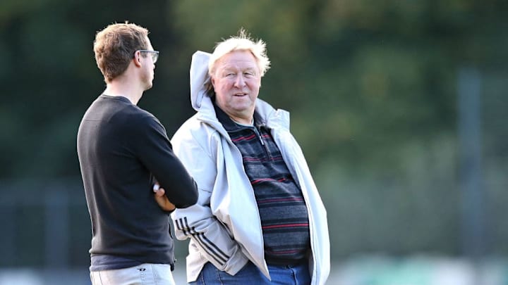 Sportdirektor und Jugendkoordinator im Dialog: Michael Mutzel und Horst Hrubesch