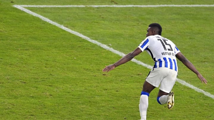 Hertha BSC v FC Schalke 04 - Bundesliga - Córdoba festeja su gol.