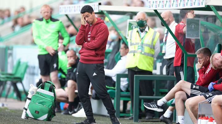 Hibernian v Arsenal - Pre-Season Friendly Hibernian v Arsenal - Pre-Season Friendly
