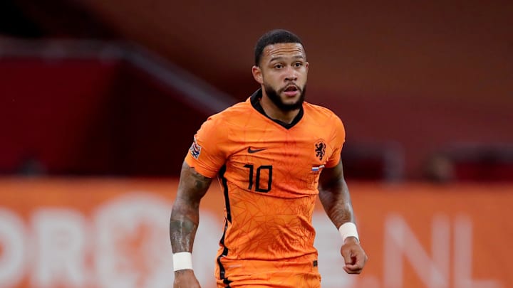 Mercato L Arrivee De Depay Au Barca Se Precise