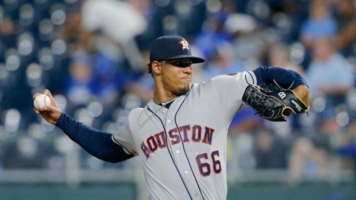 Bryan Abreu, lanzador derecho de los Astros de Houston