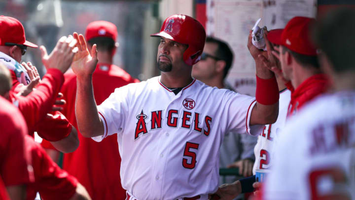 Peloteros latinos de los Rangers contagian su pasión por el